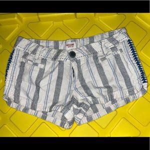 Mossimo size 5 striped shorts